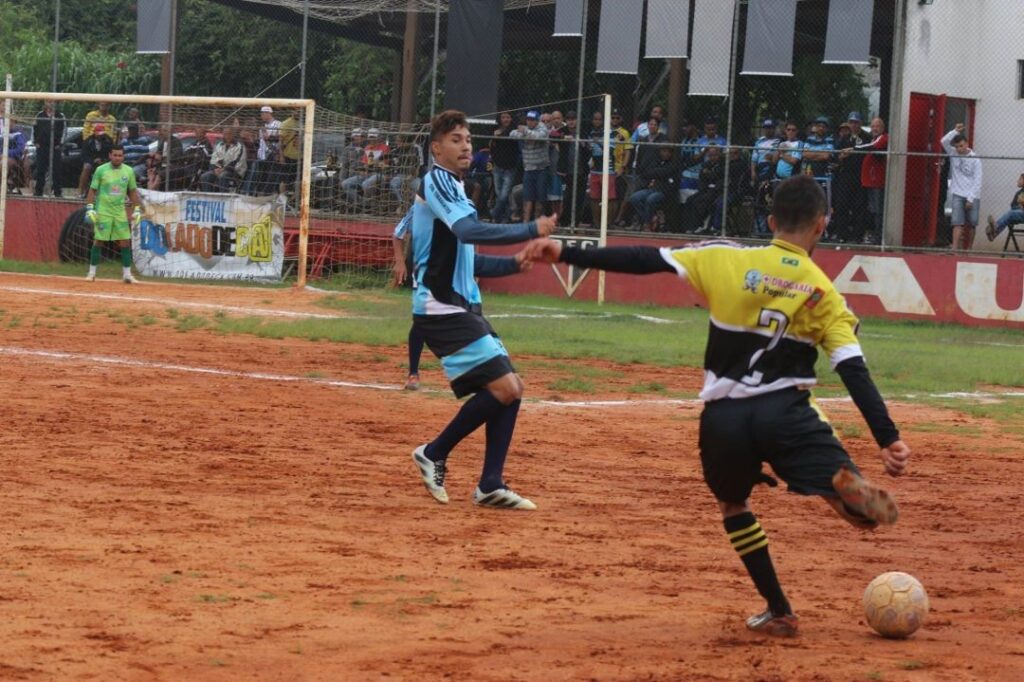 Lives realizadas por mídias comunitárias aumentam a visibilidade do futebol de várzea nas redes sociais. (Foto: Thais Siqueira)