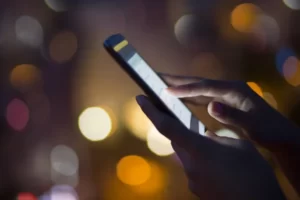 O aplicativo é gratuito e está disponível para smartphones com sistema Android e IOS. (Créditos: Deposiphotos)