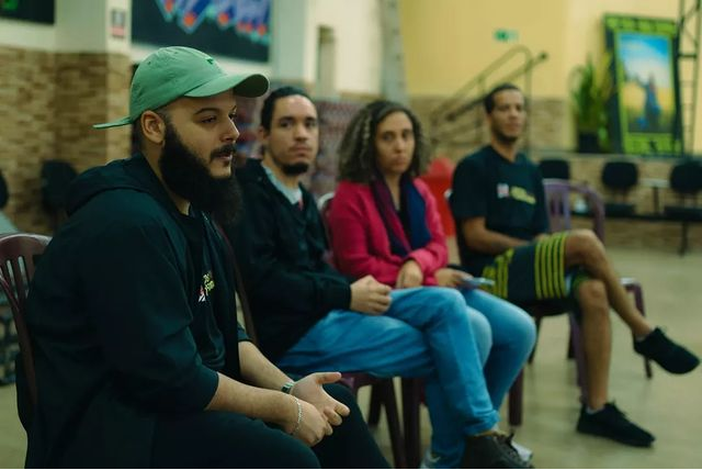 O nutricionista José Carlos, criador do Nutri Favelado faz uma série de debates com jovens nas periferias sobre o direito à alimentação saudável. (Foto: Casa Hip Hop Piracicaba)