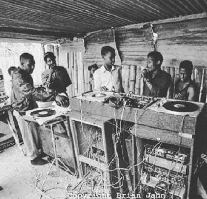 Mutirão Cultural agita comunidade da Brasilândia com festa Sound System