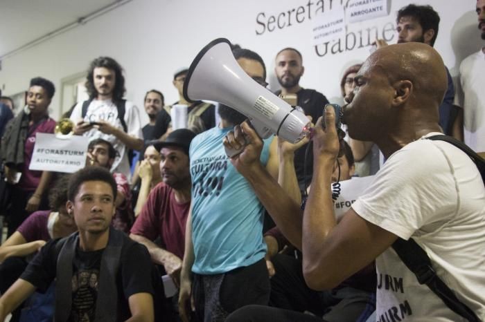 Ocupação da Secretaria Municipal de Cultura exige a saída de André Sturm