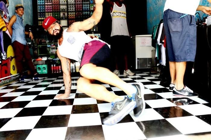 Coletivo Fora de Frequência promove encontro de hiphop