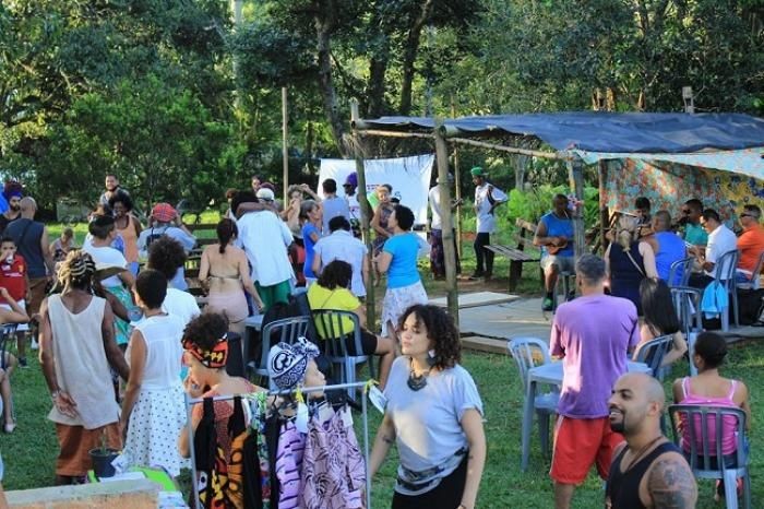 Nóis Por Nóis realiza feira de economia solidária no Grajaú