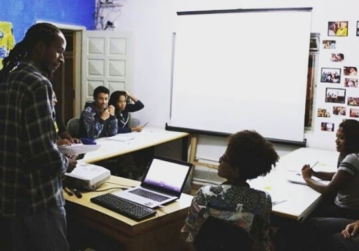 Inglês na Quebrada abre inscrições para novas turmas com início para abril