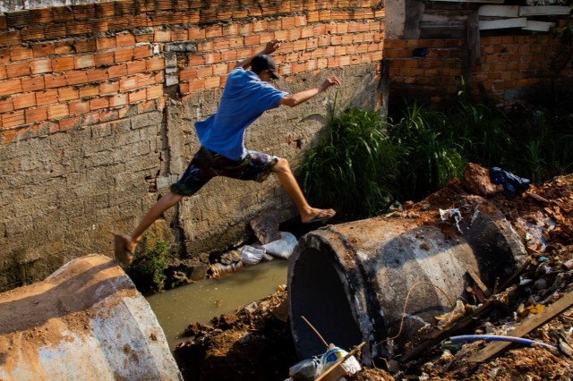 Articulações territoriais engajam moradores na luta pelo saneamento básico