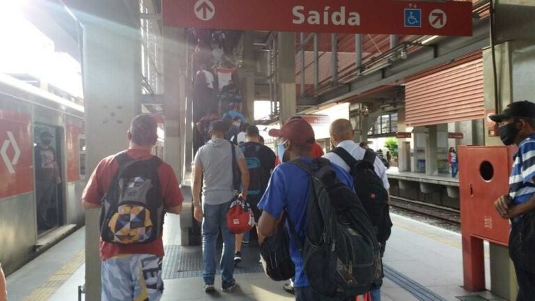 Moradores afirmam que transporte público precário nas periferias de SP é racismo
