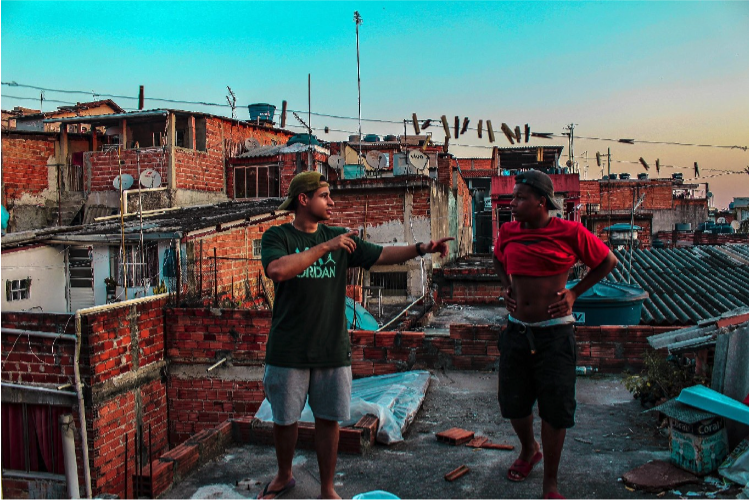Uma dívida de “Dez Conto” é tema de curta metragem produzido por jovens da Vila Missionária