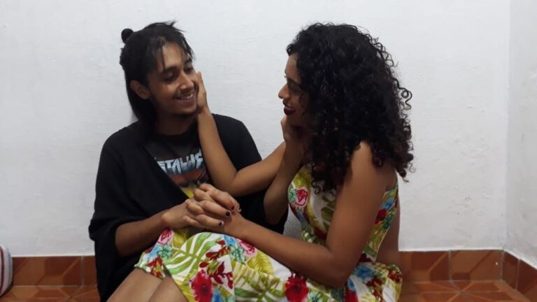 Geolocalização: aplicativo de encontros une casal na quebrada e reduz tensões da pandemia
