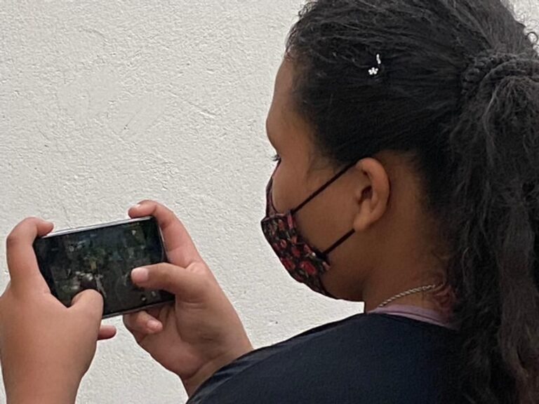 Meninas enfrentam machismo em jogos online com criação de comunidades virtuais