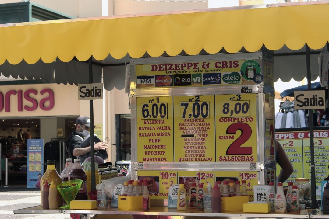 E hoje teve cachorro-quente de 61 metros no Calçadão de Osasco