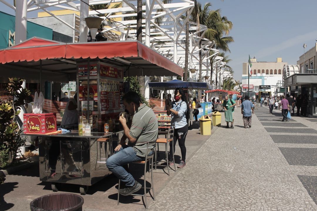 E hoje teve cachorro-quente de 61 metros no Calçadão de Osasco