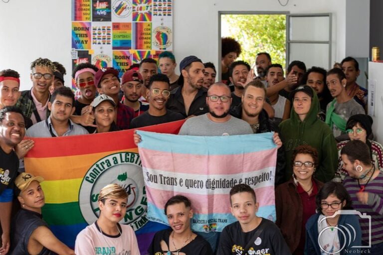 “Salve a democracia, vote contra a LGBTIfobia” é tema da
primeira Parada LGBTQIA+ do Capão Redondo