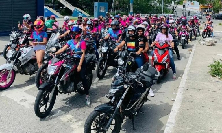 Mulheres transformam as periferias em centro de moto clubes femininos
