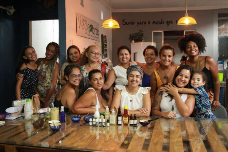 “Atuar na periferia me trouxe a consciência de desmistificar que terapia é coisa de bacana”, diz Monica Miranda