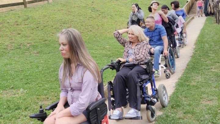 “Eu tinha um candidato cadeirante”: moradoras votam pelo direito à acessibilidade