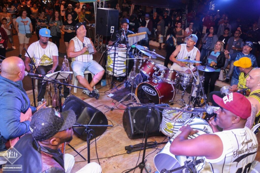 Grupo Samba No Asfalto comemora 15 anos