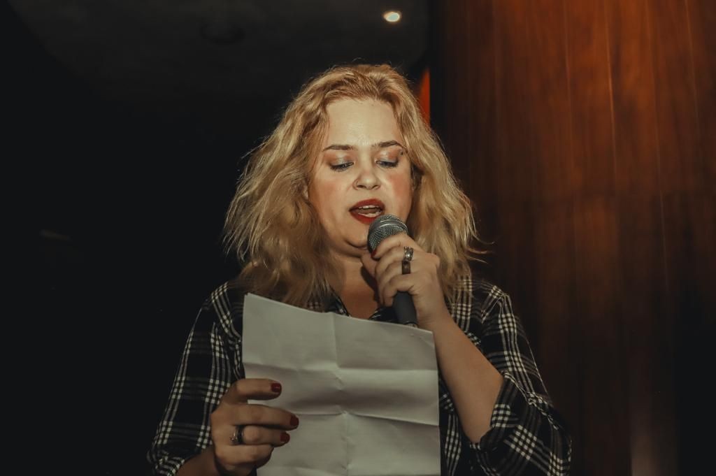 Maria Eduarda é mãe de dois filhos e tem enfrentado a transfobia no ambiente familiar para não ficar longe das crianças. (Divulgação/Artigo19)