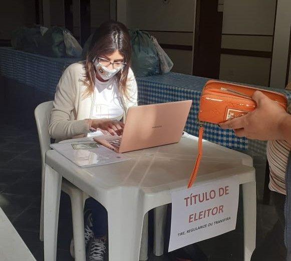 Eleições: Jovem mobiliza mais de 90 pessoas para votar no primeiro turno nas periferias de SP