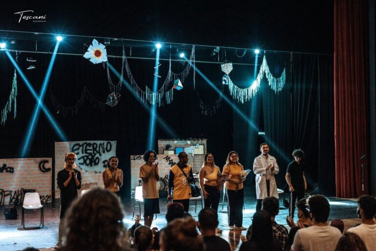Espetáculo discute evasão escolar na perspectiva de jovens periféricos