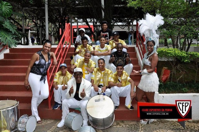 Além do carnaval: comunidades de samba atuam o ano inteiro nos territórios