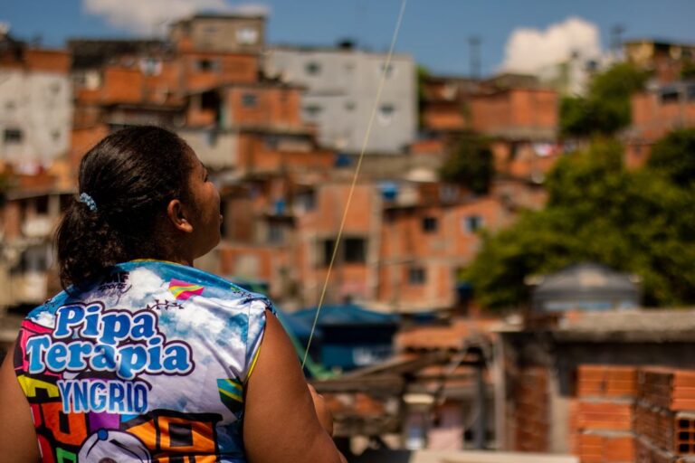 Mulheres marcam presença na cena do pipa nas quebradas