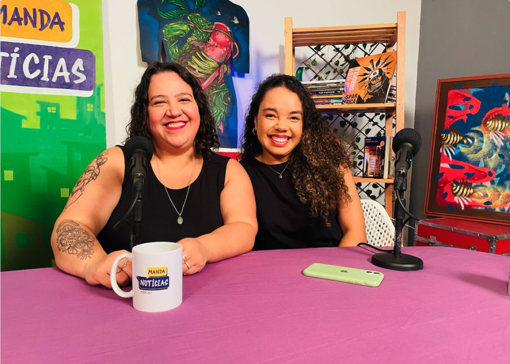 Gisele Alexandre e Bia Monteiro, apresentadoras do podcast Manda Notícias, que terá gravação ao vivo durante o Festival CultCom.