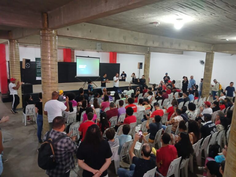 Uma periferia maior que muitas metrópoles brasileiras têm direito a uma universidade pública, não?