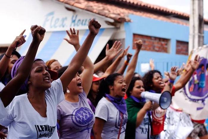 Nacionalismo: o Brasil que odeia minorias também odiará imigrantes