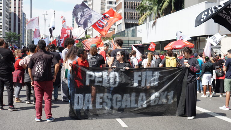 Confira a cobertura do ato realizado no Dia do Trabalhador pelo fim da escala 6×1