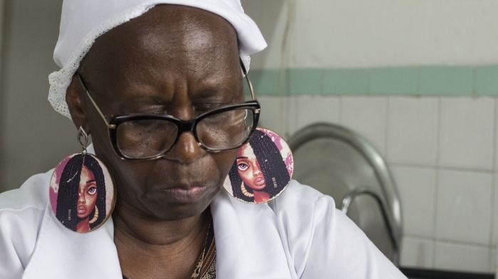 Vó Tutu, durante nossa reportagem, realizada em 2019 - Foto: Desenrola e Não Me Enrola