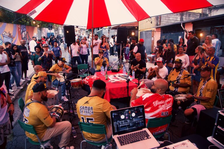 Aqui Resiste um Quilombo: projeto na zona sul, atua para manter viva tradição do samba no Jardim Gismar