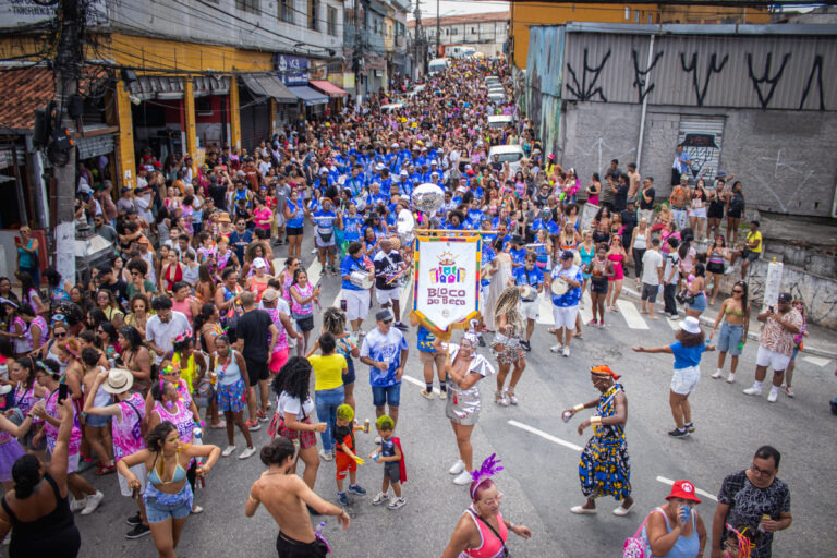 Blocos denunciam falta de banheiros químicos e violência policial durante Carnaval de rua na periferia de SP 